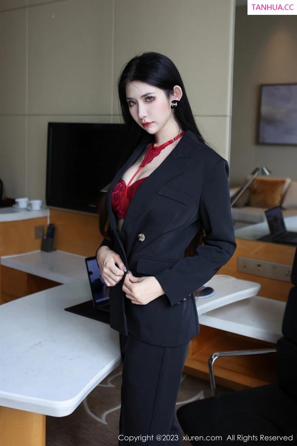 林依娜  [XiuRen]高清写真图 2023.03.13 No.6402 依娜Yina 美腿新人第18张图片